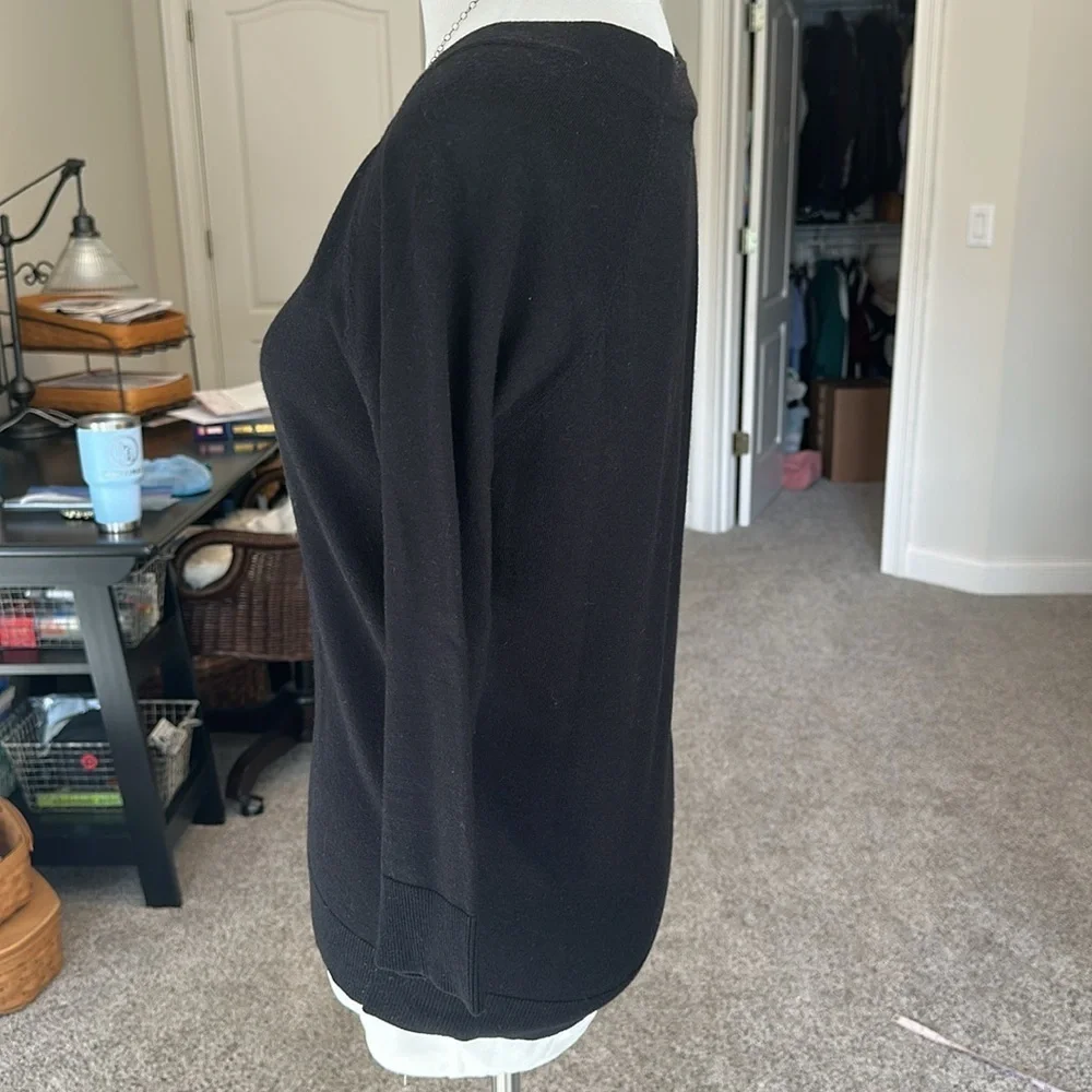 Talbots Scoop neck, 3/4 Raglan Sleeve Black Sweater, Medium, EUC